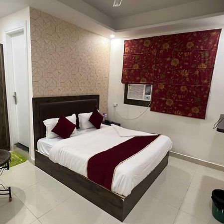 Hotel O Alpha Stay New Delhi Eksteriør bilde